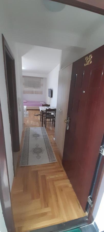 פודגוריצה Apartment Luka מראה חיצוני תמונה